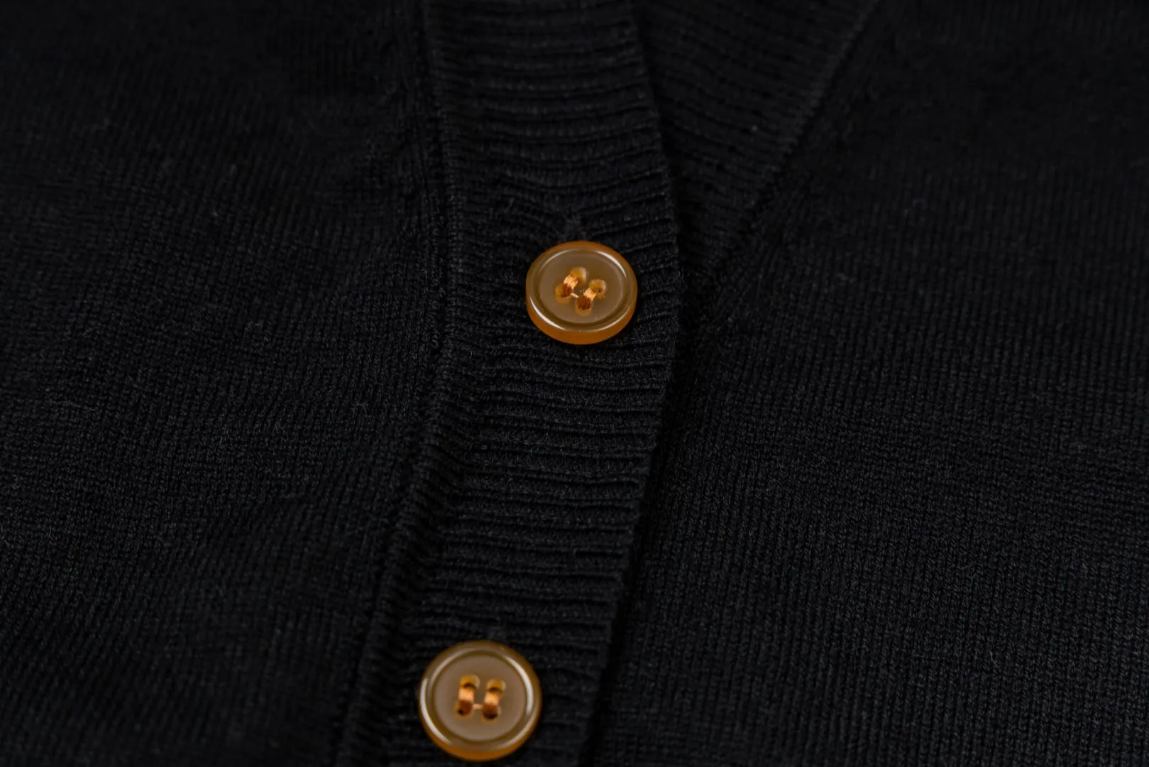 VIVI198# vivienne west wood 25FW new Tokyo red label cardigan, classic and versatile, looks taller and slimmer Size: 1 size (85-110 catties) 2 size (110-130 catties) 3 size (130-150 catties) Color: Gray Apricot Black